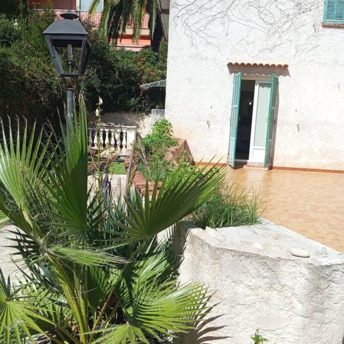 Studio De 14M2 Dans Une Maison Cagnes-sur-Mer Kültér fotó
