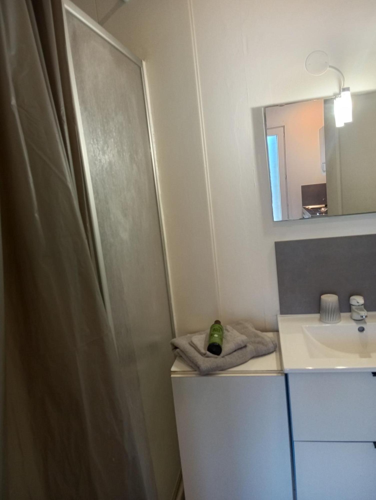 Studio De 14M2 Dans Une Maison Cagnes-sur-Mer Kültér fotó