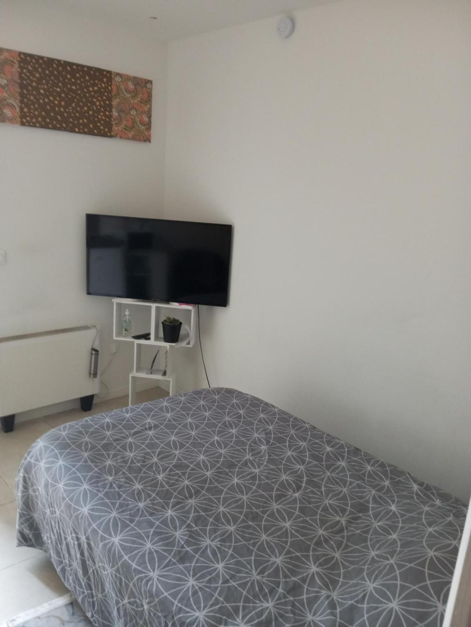 Studio De 14M2 Dans Une Maison Cagnes-sur-Mer Kültér fotó